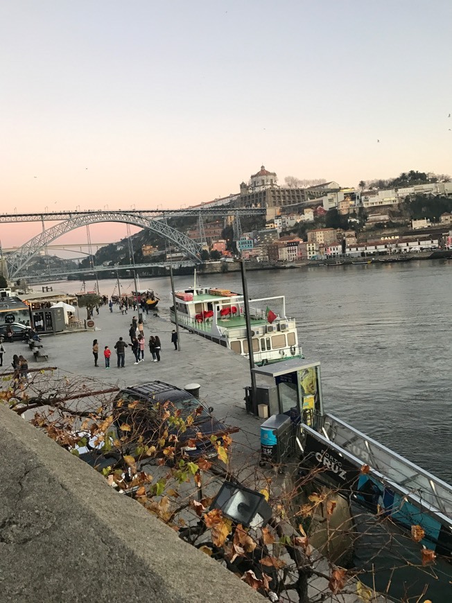 Lugar Ribeira do Porto