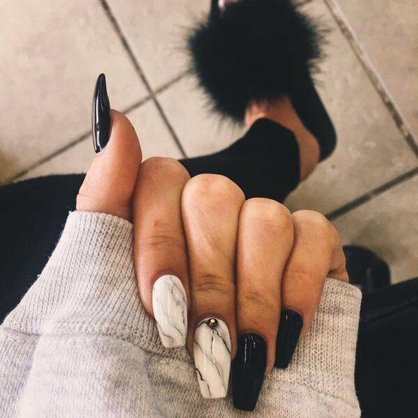 Social Nails