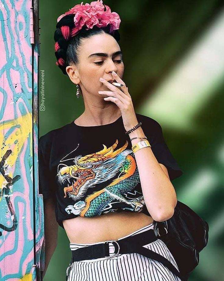👑