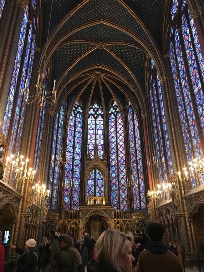 Place Basilique Cathédrale de Saint-Denis