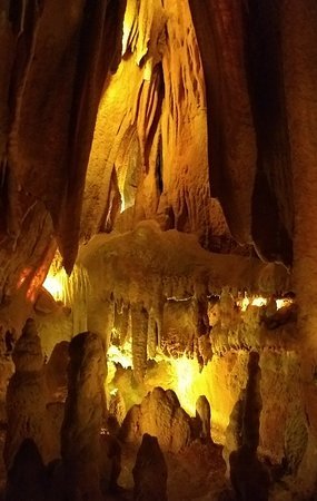 Lugar Grutas da Moeda
