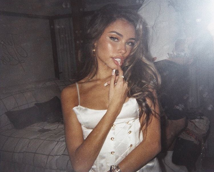 Moda Madison Beer 