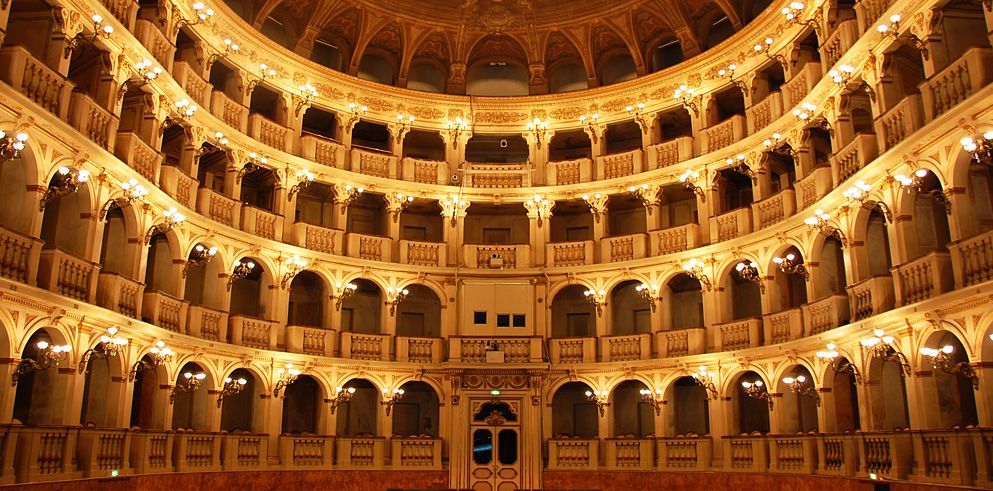 Place Teatro Comunale di Bologna