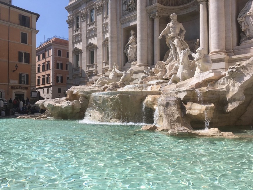 Place Fontana di Trevi