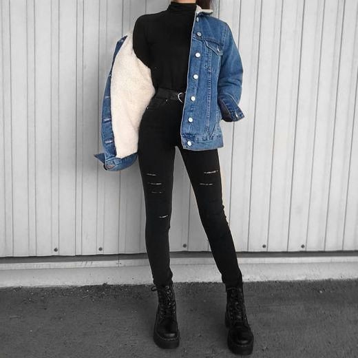 All black + jaqueta jeans