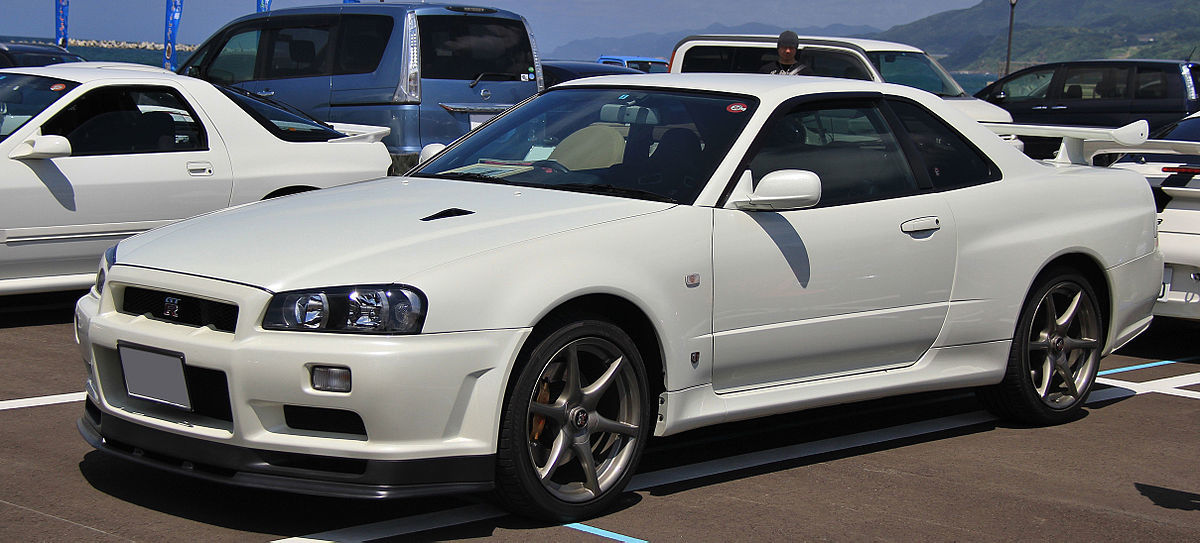 Moda Nissan Skyline GT-R - Wikipedia