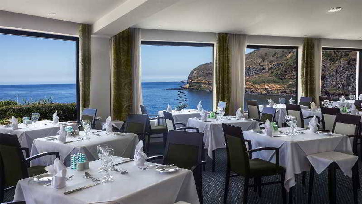 Lugar Caloura Hotel Resort