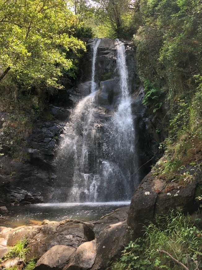 Lugar Cascata da Pedra da Ferida