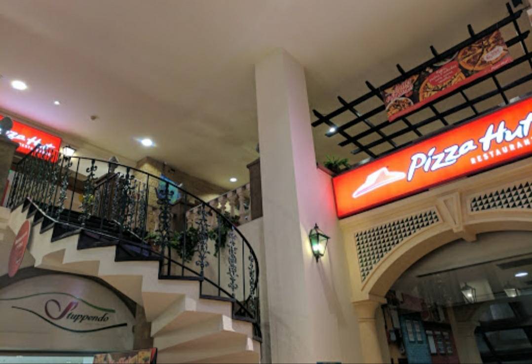 Restaurants Pizza Hut ViaCatarina