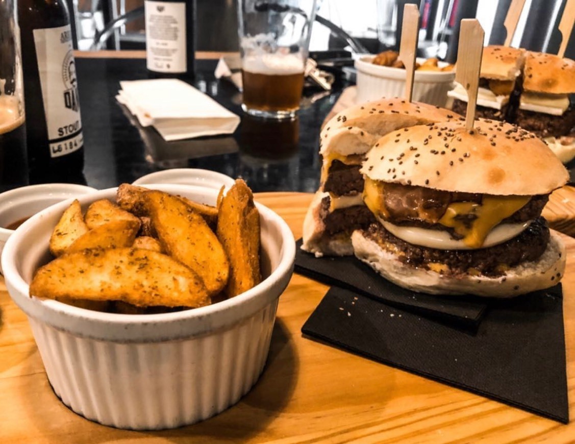 Restaurantes Dan's Finger Food and Drinks