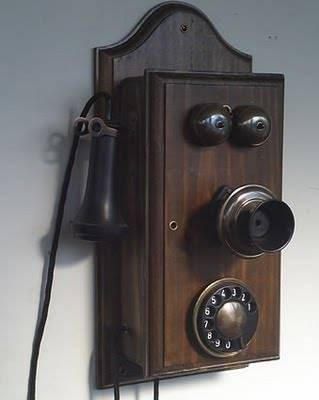 Old Telephone 