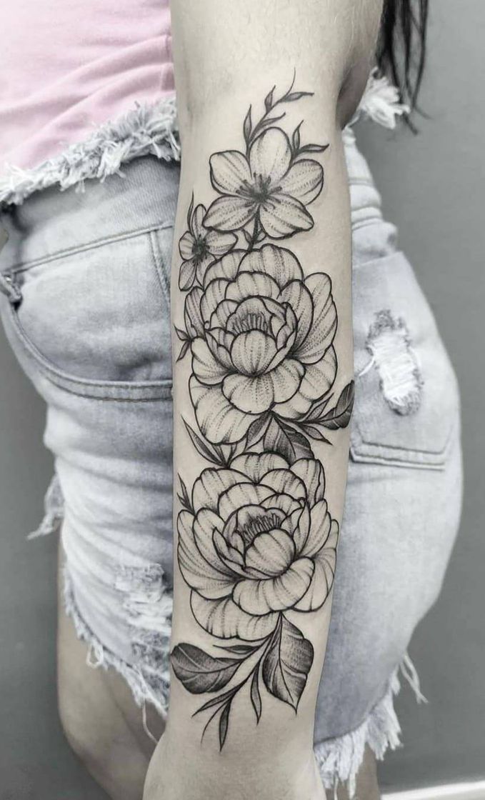 Fashion Tatuagem feminina no braço 