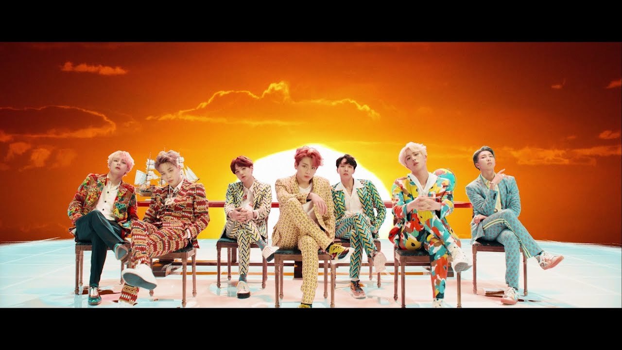 Moda BTS - Idol