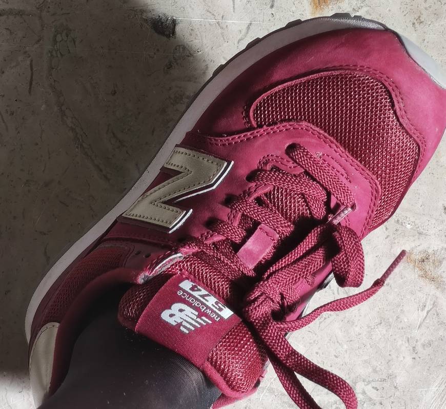 Moda New balance 574 Bordeaux para mulher