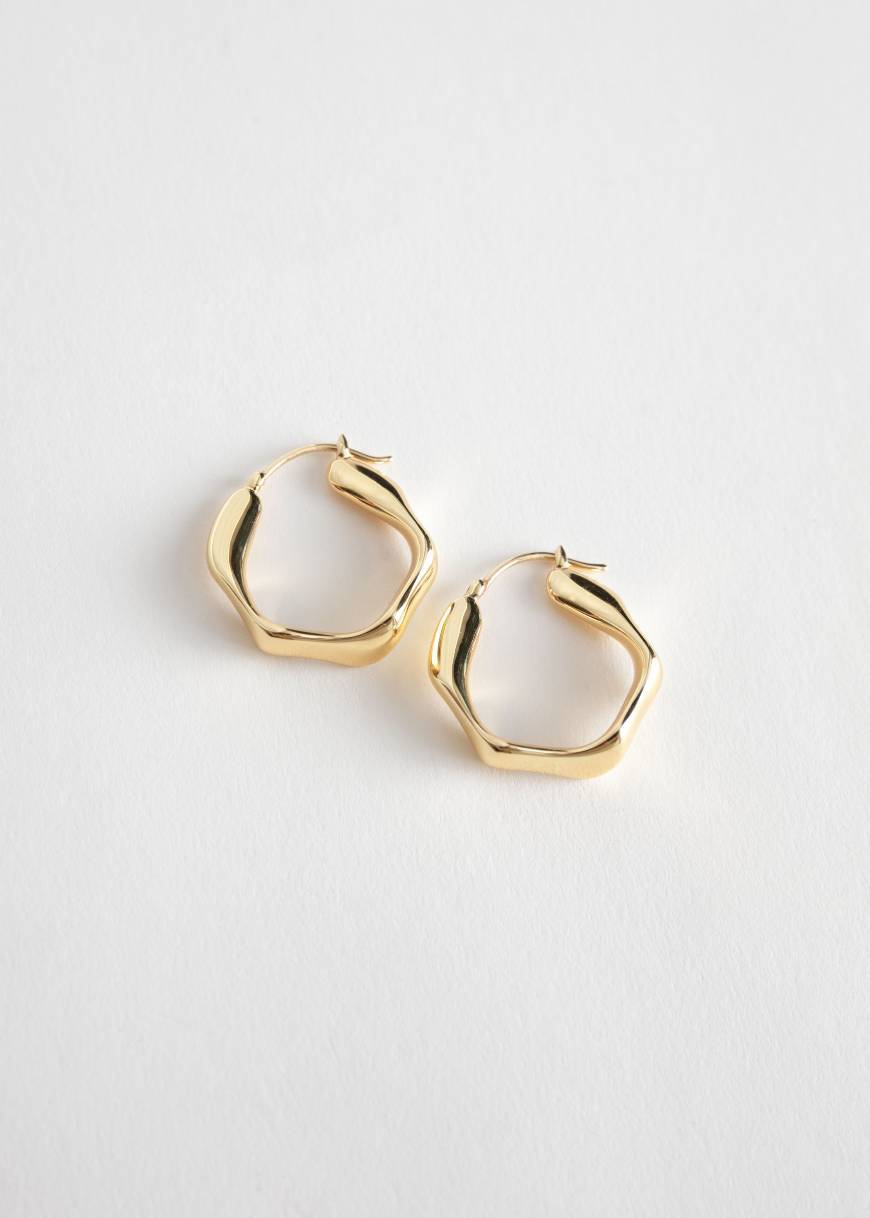 Product Wavy Hoop Earrings

