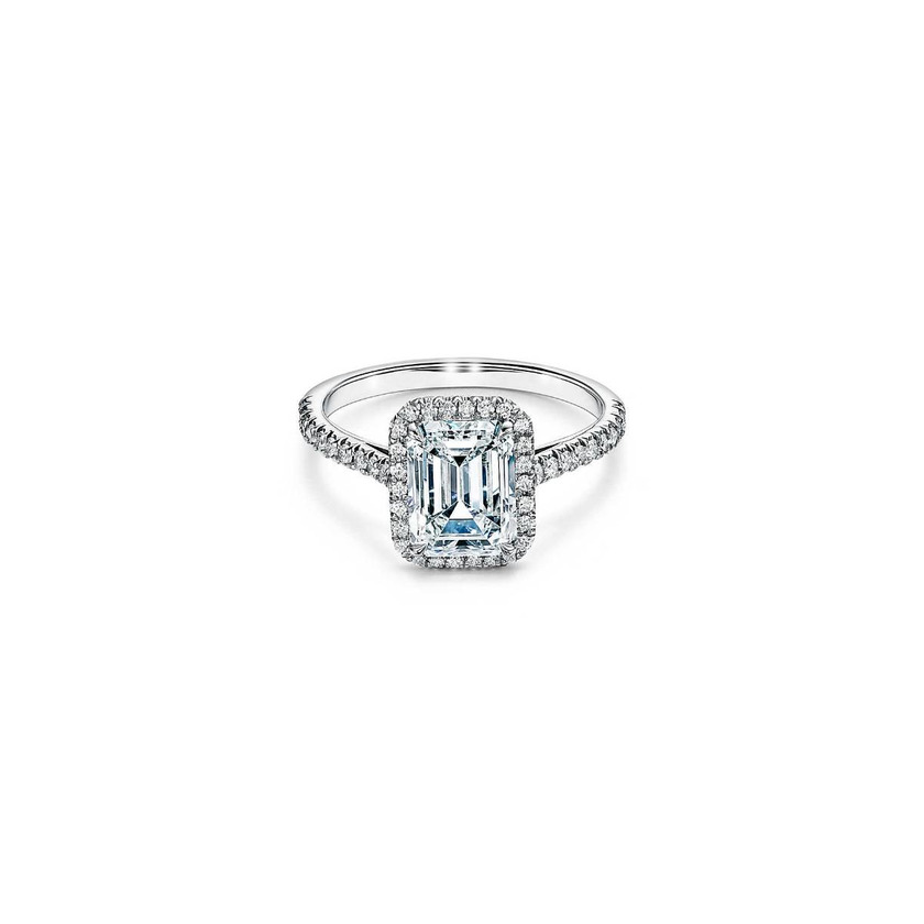 Producto Tiffany Soleste® Emerald-cut Halo Engagement Ring with a Dia