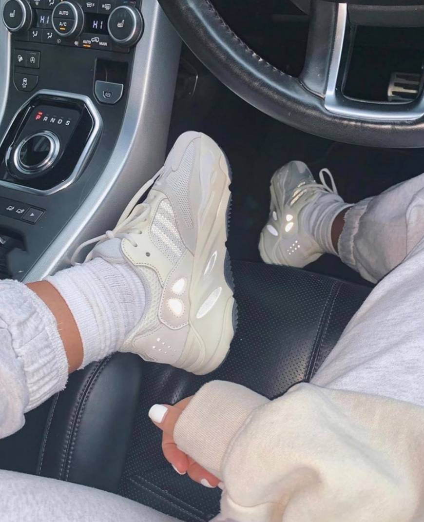 Yeezy boost 700