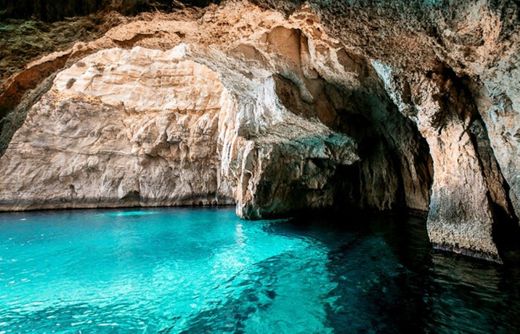 The-Blue-Grotto-Caves 