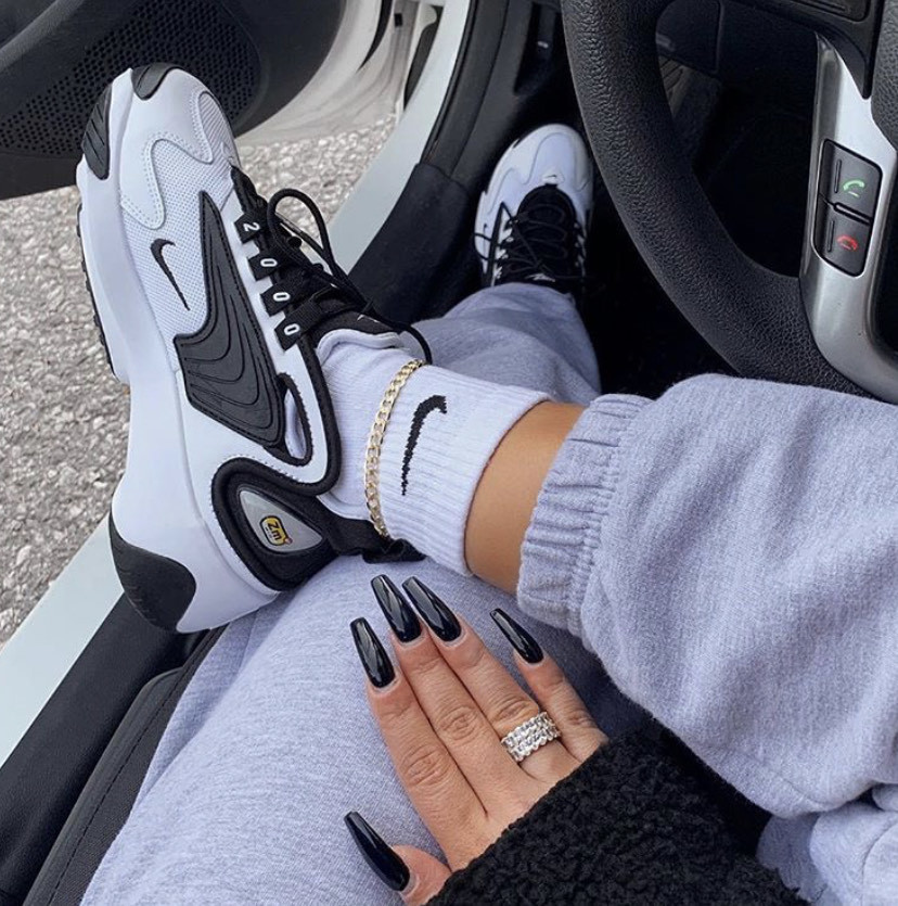 Social Nike Zoom 2k