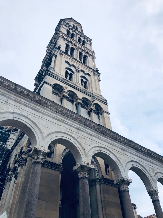 Lugar Split