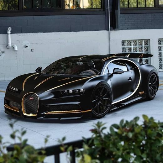 Social Bugatti Chiron