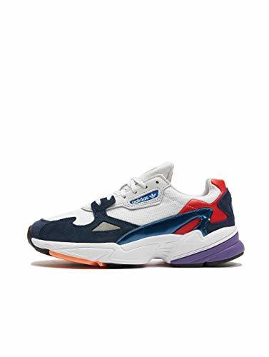 Social adidas Falcon W