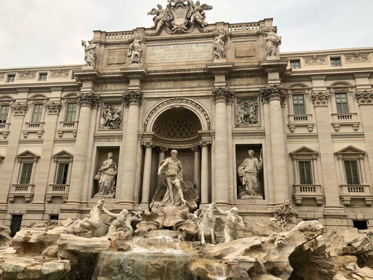 Place Fontana di Trevi