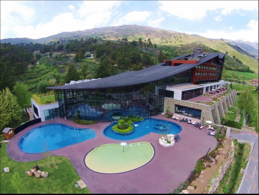 H2O hotel 
