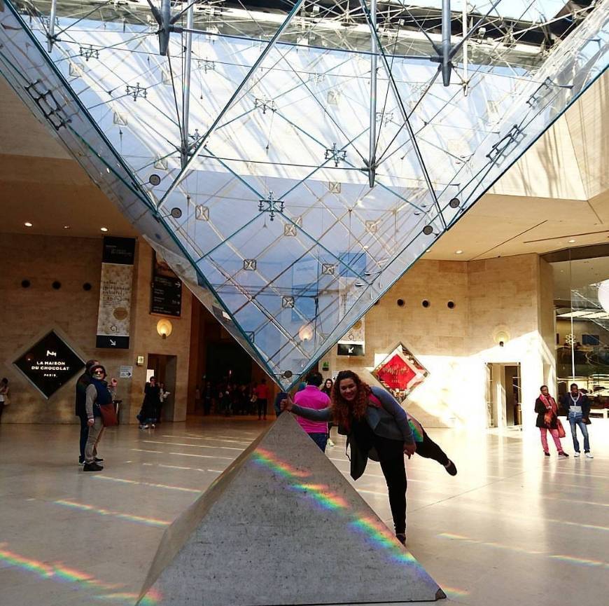 Place Museo del Louvre