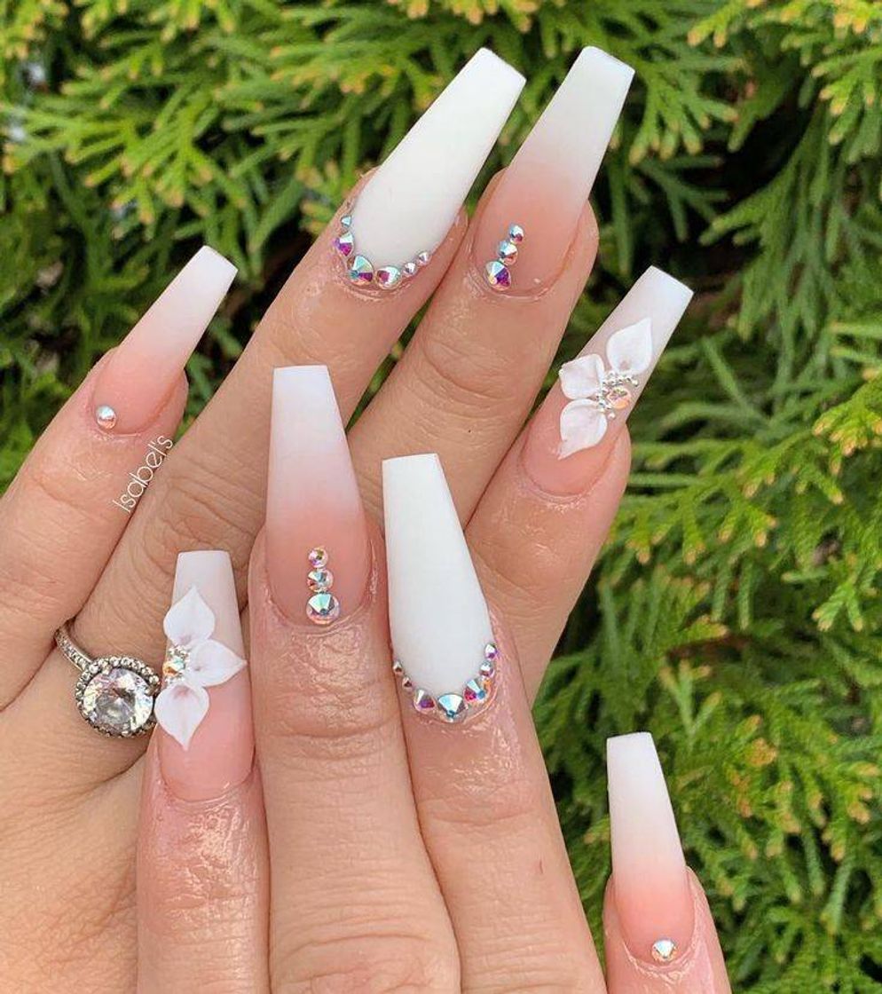 Moda nails branquinha ✨