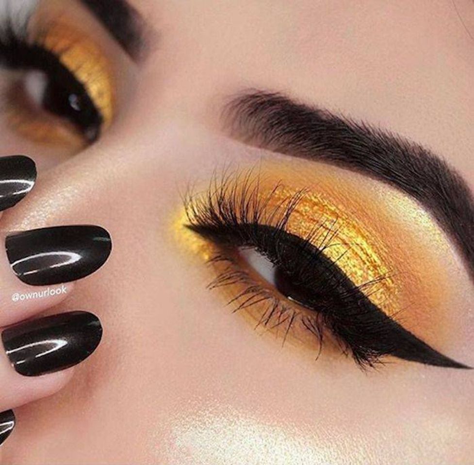 Moda yellow makeup💛