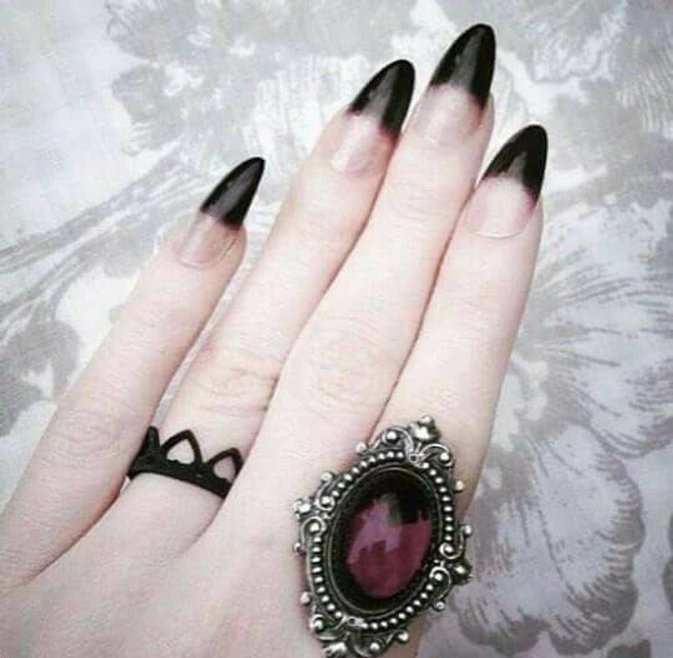 Fashion Inspiração pra pintar as unhas 🖤