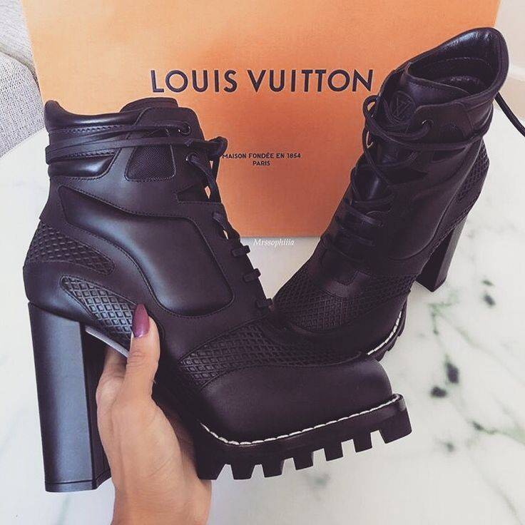 Fashion Salto tênis LouisVuitton🖤