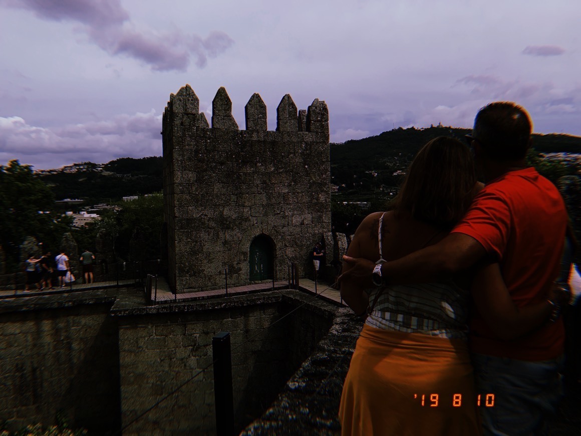 Places Castelo de Guimarães 🕌