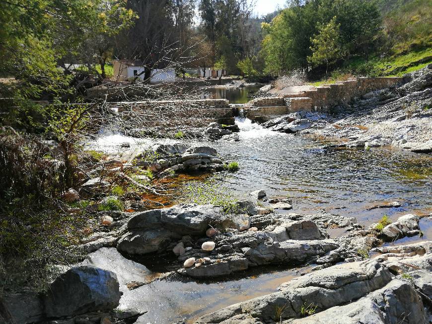 Lugar Praia Fluvial do Penedo Furado