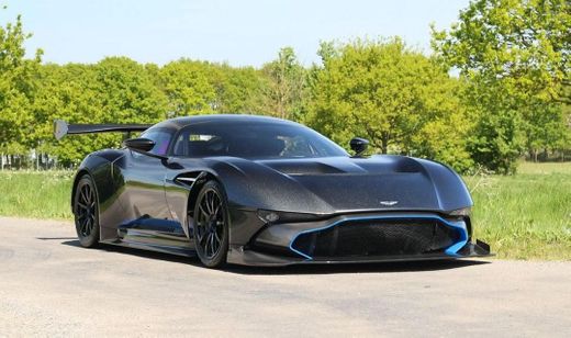 Aston Martin Vulcan - Wikipedia