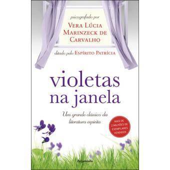 Libros Violetas na janela