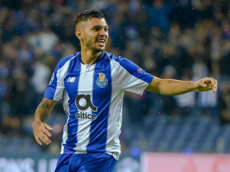 Social Tecatito corona