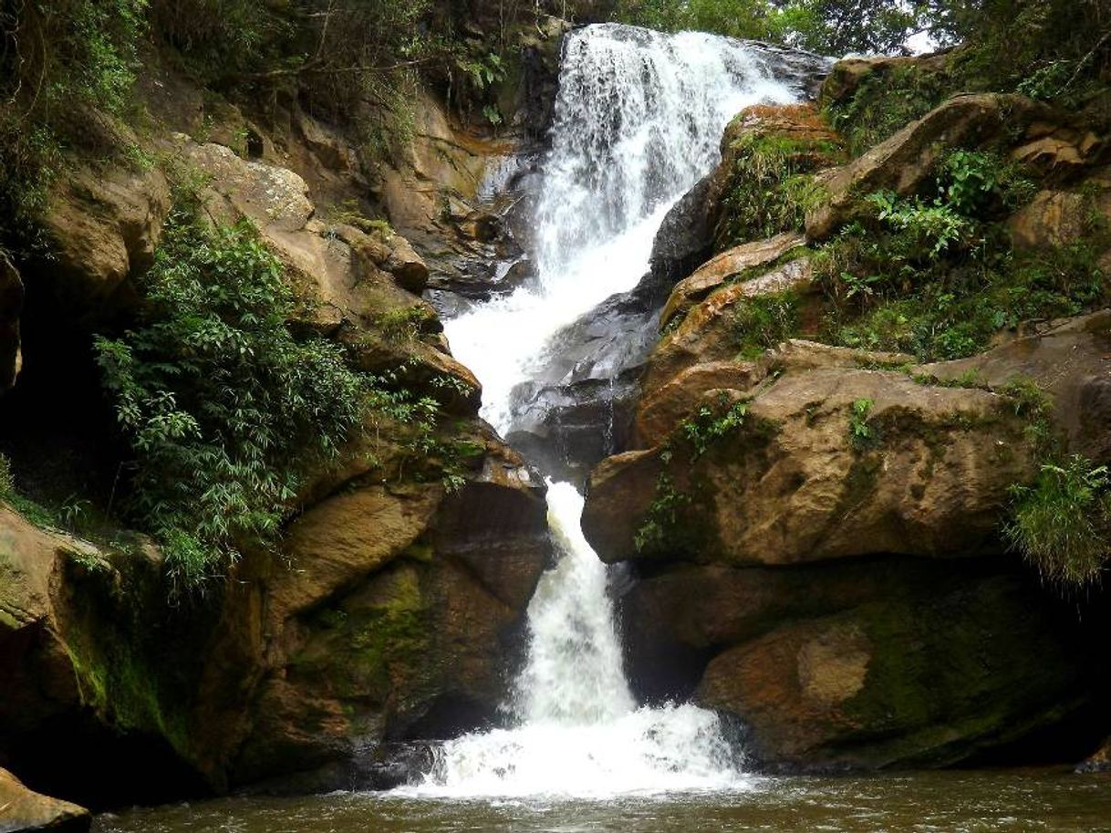 Lugar Cachoeira Véu de Noiva