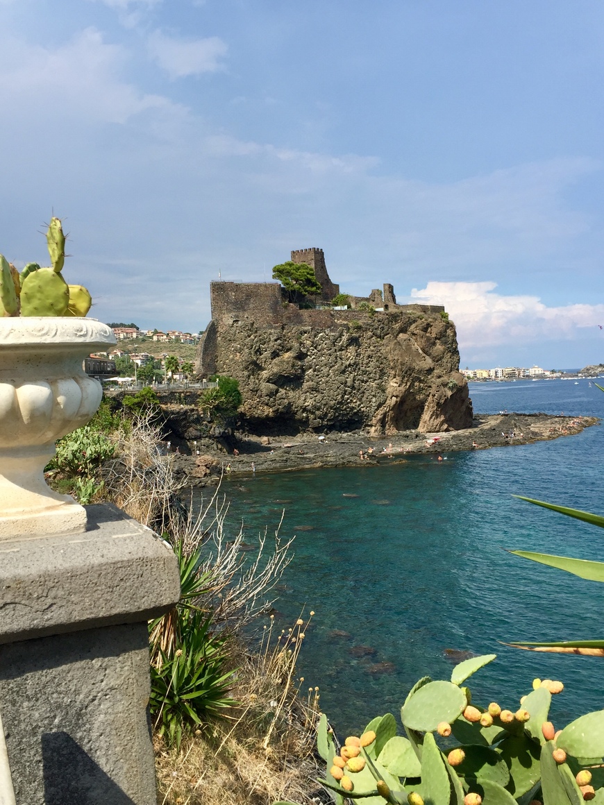 Lugar Aci Castello