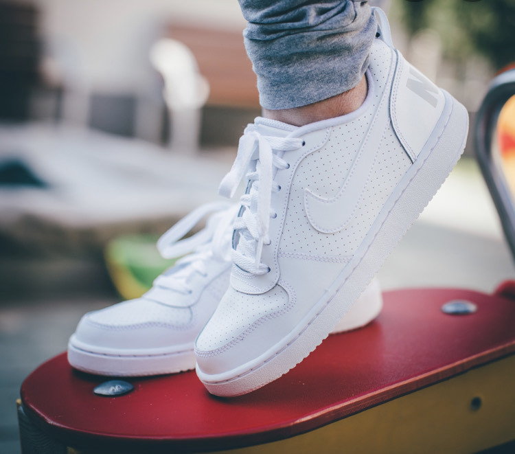 Social Nike Court Borough Low 2, Zapatillas de Baloncesto para Niños, Blanco
