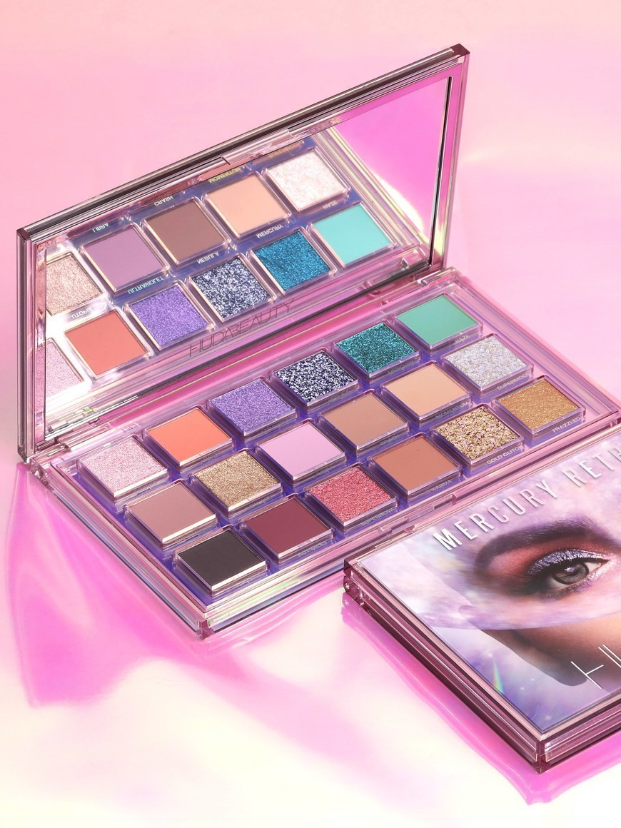 Social Huda Beauty Mercury Retrograde Palette