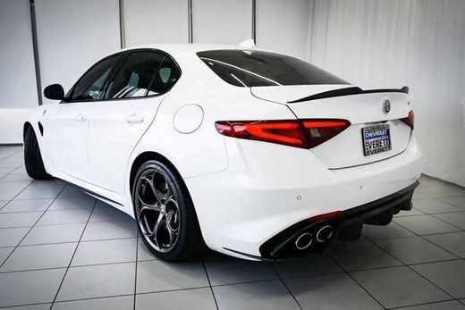 Alfa Romeo Giulia Quadrifoglio