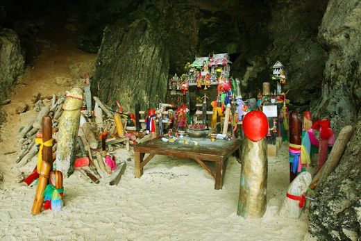 Phra nang Cave Beach