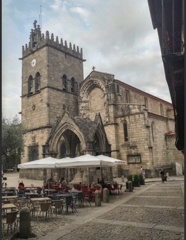 Place Largo da Oliveira