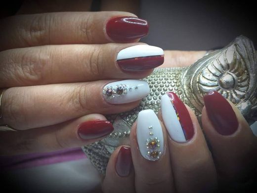 Moda Nails