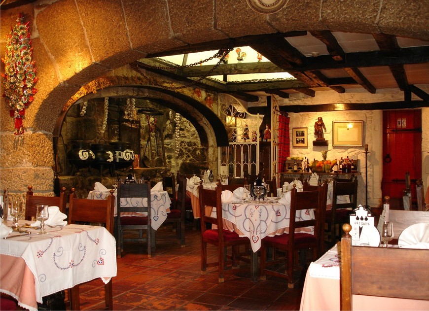 Restaurants Restaurante Os 3 Potes - Os Tres Potes,Turismo De Viana, Lda.