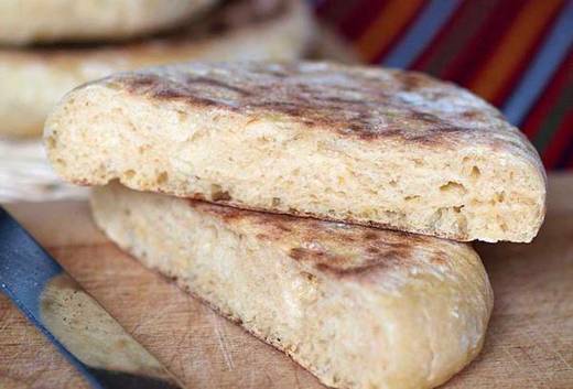 Bolo do caco, muy tradicional en Madeira - Cocina y Vino