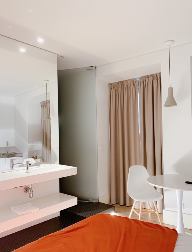 Place Ascensor da Bica - Lisbon Serviced Apartments