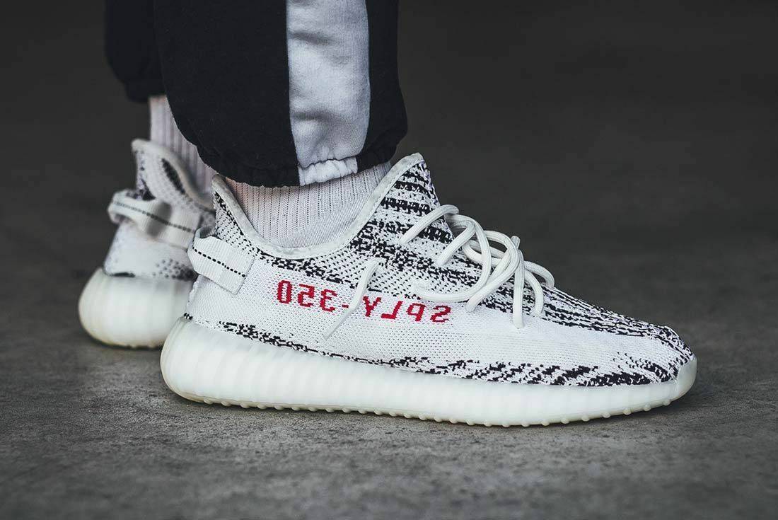 Social ⚫ Adidas Yeezy Boost V2 Zebra ⚪